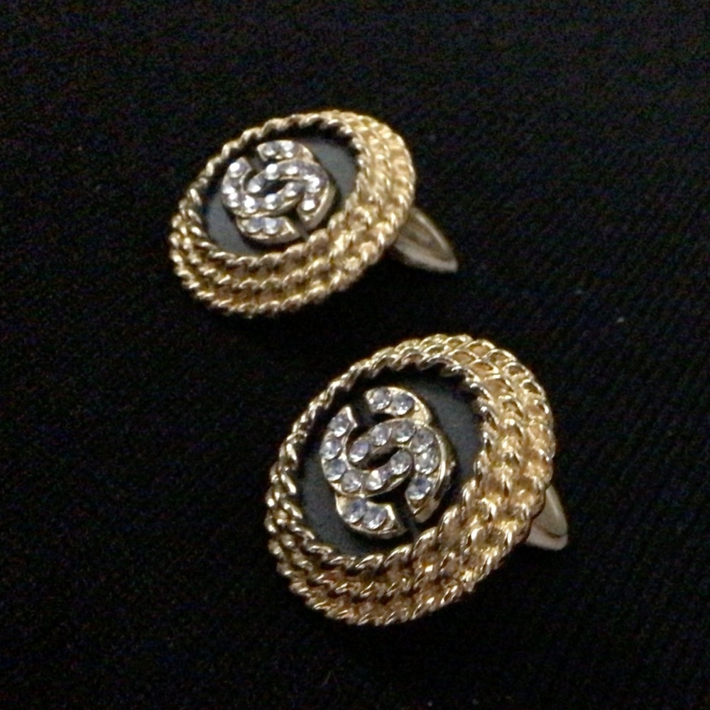 Chanel vintage clip on earrings - Picture 4 of 4